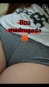 Une chaude libertine nue camera