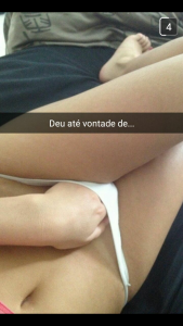 Une chaude milf chaude en live