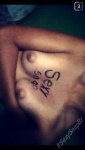 Une chaude milf nu webcam